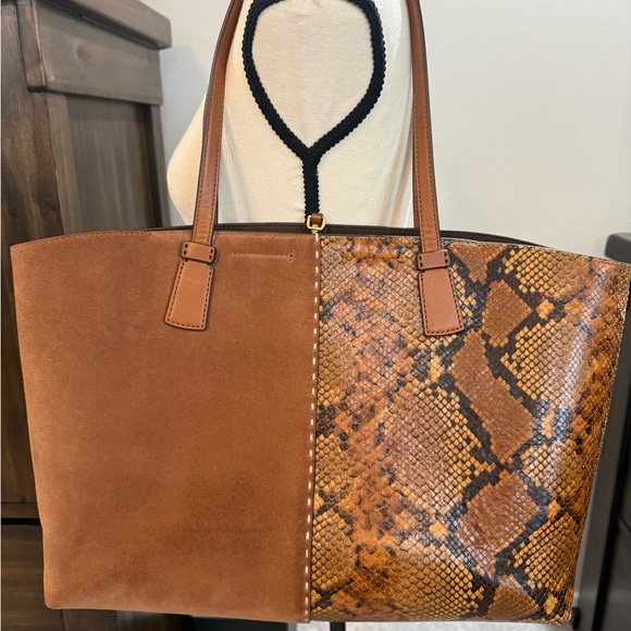 Tory Burch Elegant Snakeskin and Suede Tote Bag - Picture 2 of 15